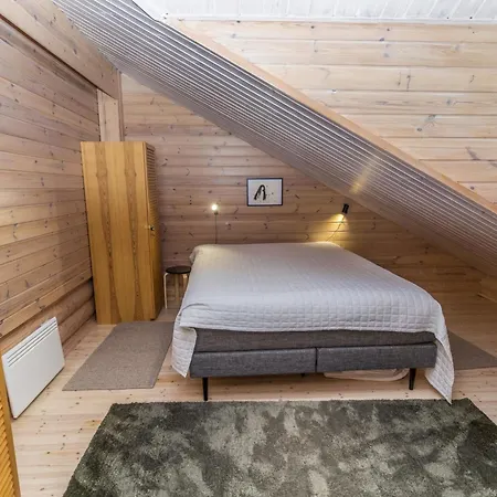 Kiilopaeaen Tunturimajat B6 - Kerttula By Interhome